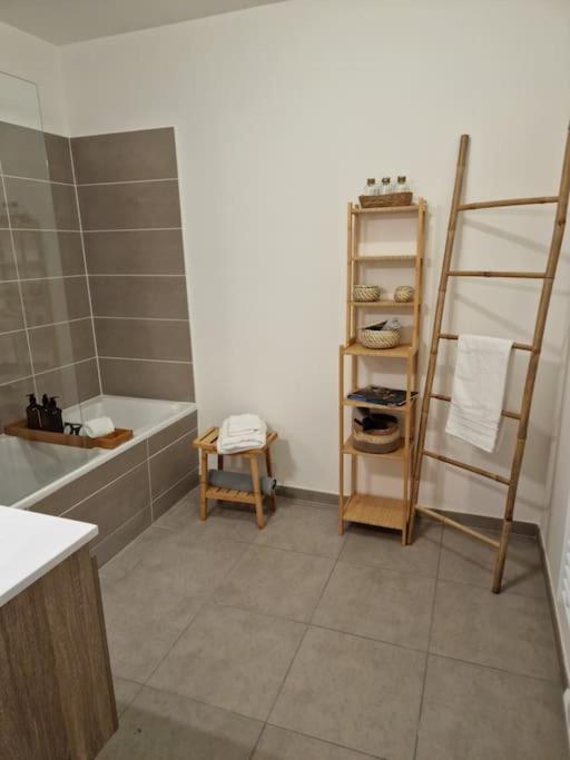 Cozy Apartment Near Paris Clamart Kültér fotó