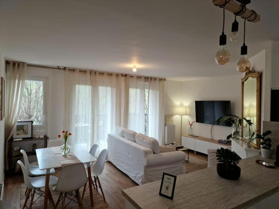 Cozy Apartment Near Paris Clamart Kültér fotó